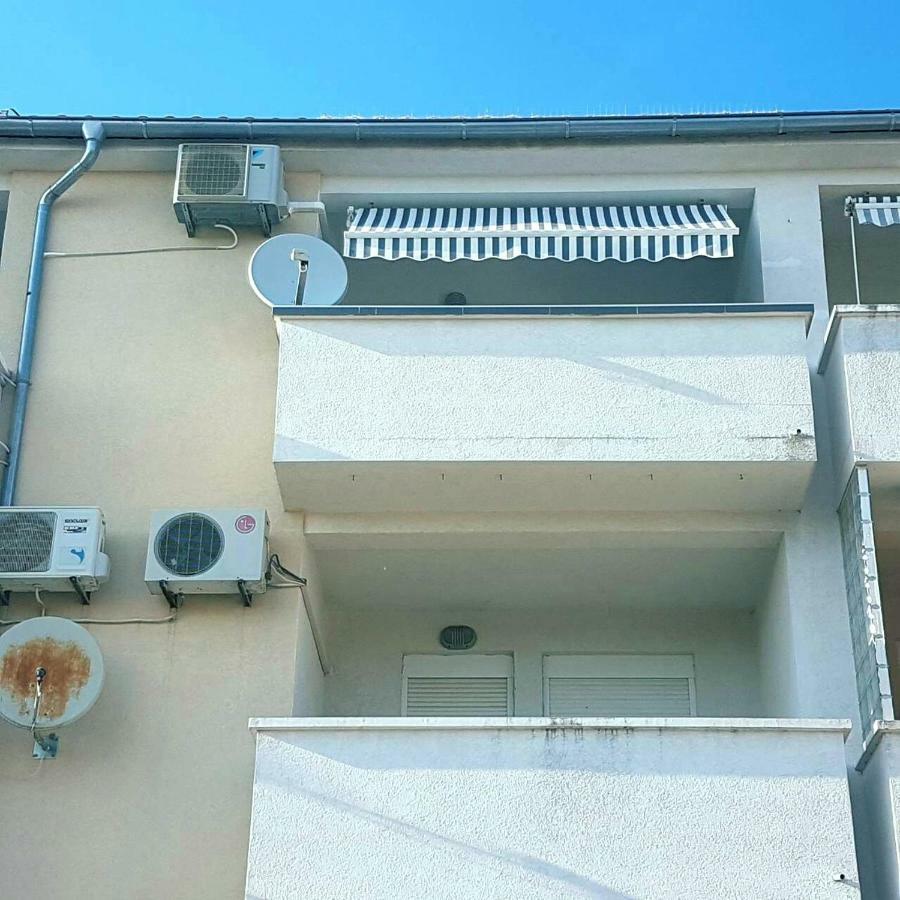Apartment Alice Πούλα Εξωτερικό φωτογραφία
