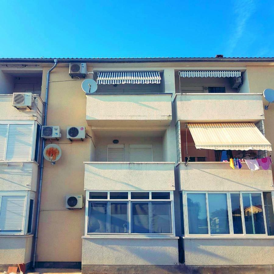 Apartment Alice Πούλα Εξωτερικό φωτογραφία
